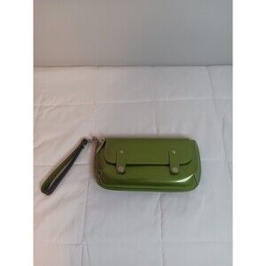 Beijo Patent Green Wristlet NY Paris London 10x5